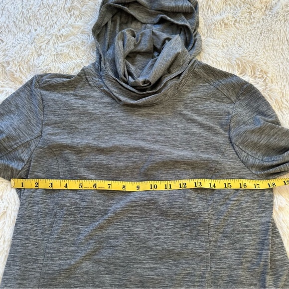 Duluth Trading Co Women’s Gray Hoodie Size: Medium - Picture 8 of 10